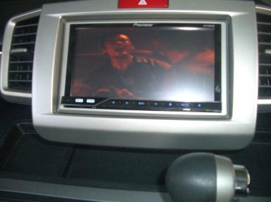 PIONEER AVH-P4250DVD และจอเพดาน 11" Zulex